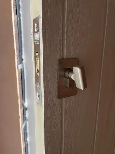 Union deadbolt faceplate and thumbturn cylinder on the inside of a new composite door